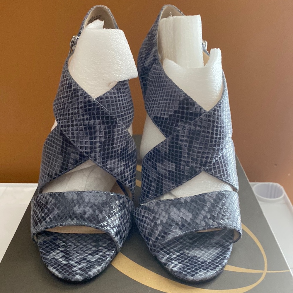 Brand new blue leather Enzo Angiolinis